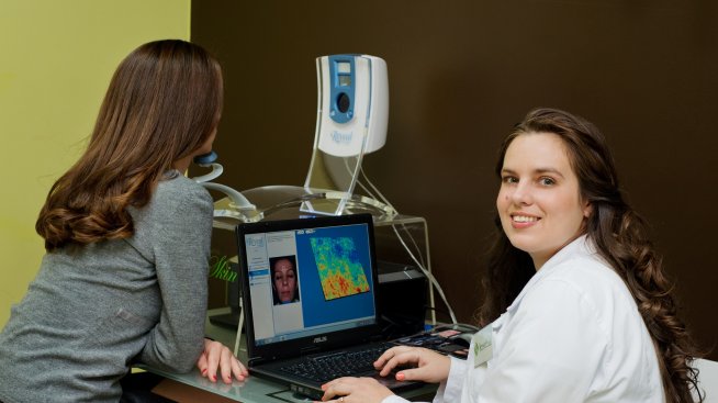 Скенер диагностика за здрава кожа и коса