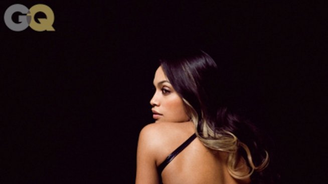 Г-ца Доусън разгръща сексапила си