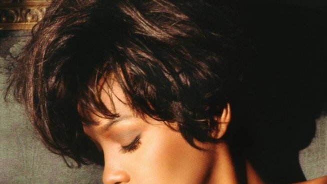 Уитни Хюстън била изнасилена от братовчедка?