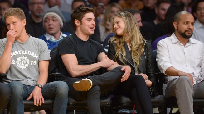 Зак Ефрон излиза с актрисата Халстън Сейдж