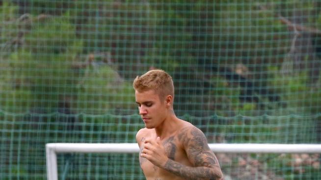 Джъстин Бийбър остана по татуировки