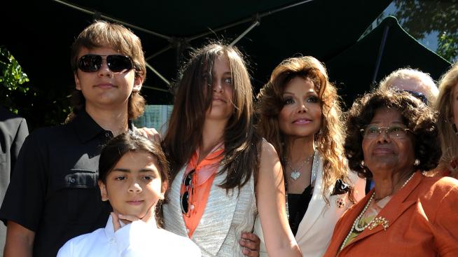 Децата на Майкъл искат 30 млн. долара