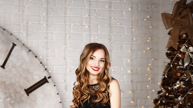 Корсети, пера: Какво да предпочетете за роклята в новогодишната нощ?