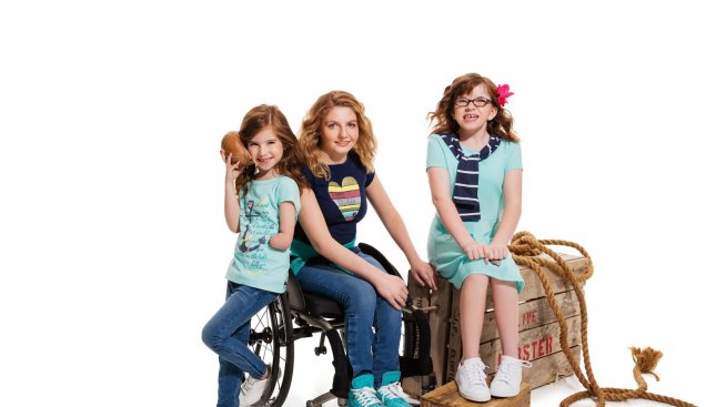 Tommy Hilfiger с облекла за деца с увреждания