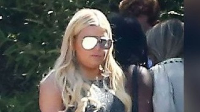 Джесика Симпсън пак се наля. Бебе или дебелариум?