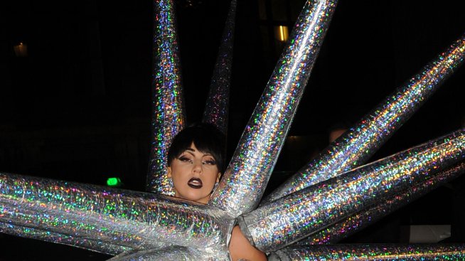 Лейди Гага отново изуми с визията си