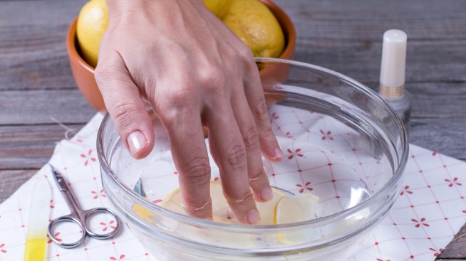 4 средства за по-бели нокти