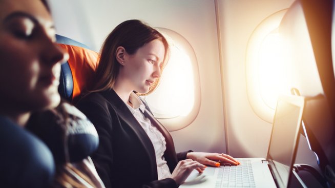 Какво се случва с тялото ви при дълъг полет