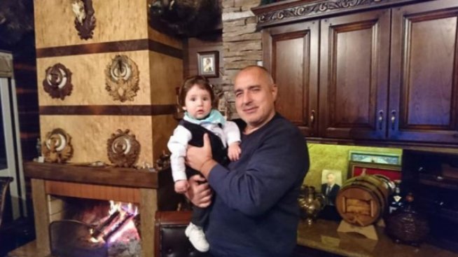 Радост в парламента: Бойко Борисов стана дядо за втори път