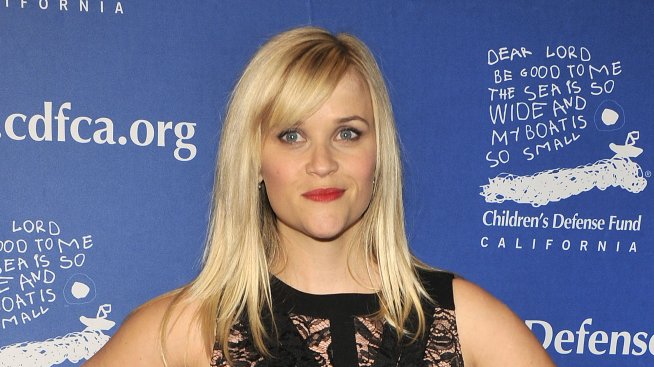 Рийз показа супер фигура 10 седмици след като роди