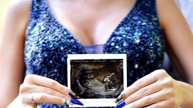 Антония Петрова иска да роди на определена дата