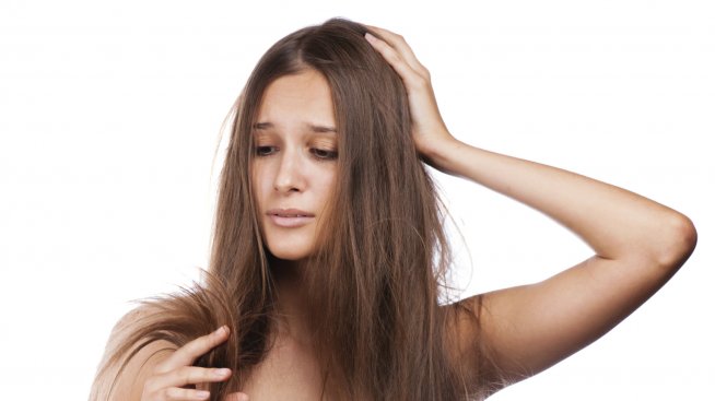 Навиците, които изтъняват косата – Част 1