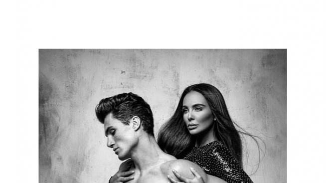 Николета Лозанова „оригинално“ копира Джани Версаче