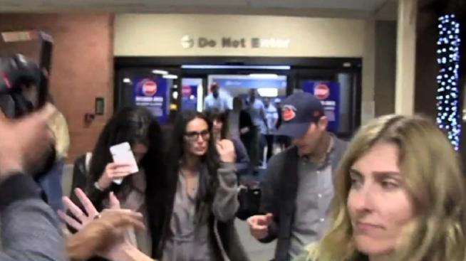 Деми и Аштън се появиха отново заедно