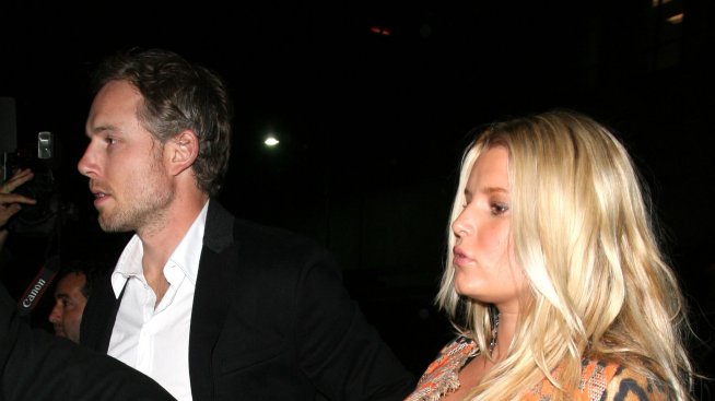 Джесика Симпсън не може да отслабне заради нова бременност?