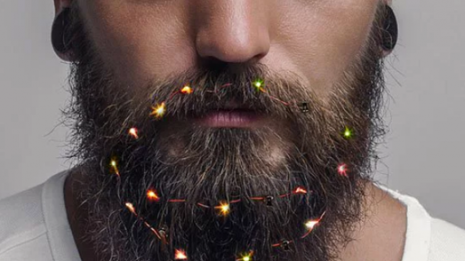 Мъжка суета: Коледни лампички за брада