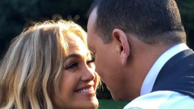 Джей Ло с прочувствен пост за годишнината си с Алекс