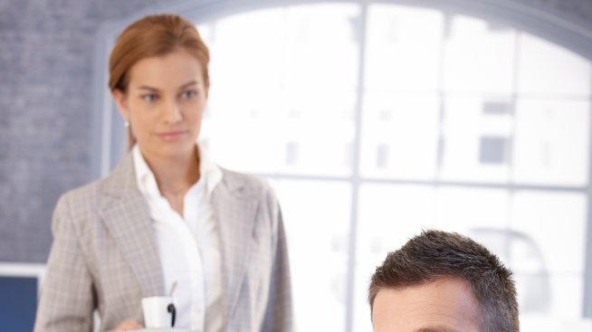 Шефовете спряха да се женят за секретарките си