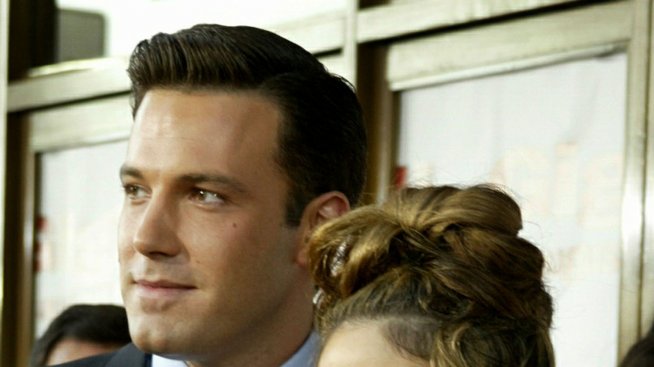 Бен Афлек все още поддържа контакт с Дженифър Лопес