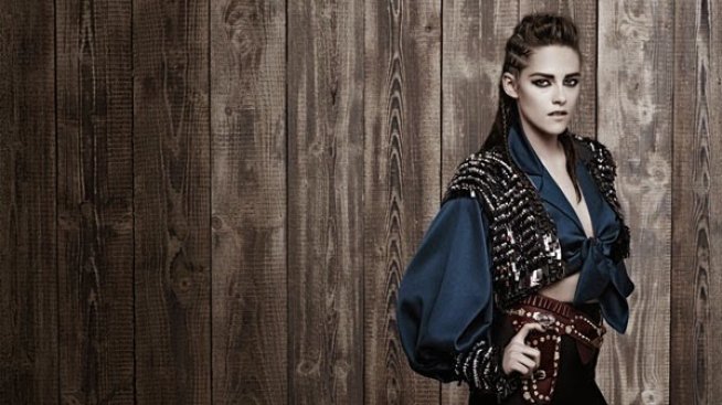 Кристен Стюарт показва бохо модата на Chanel