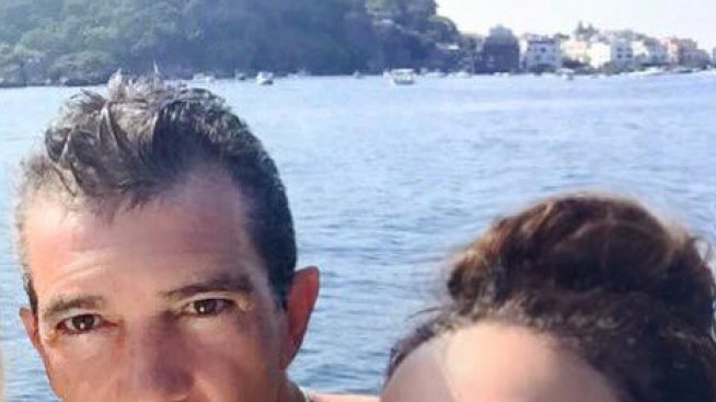 Дарина Павлова плажува с Антонио Бандерас