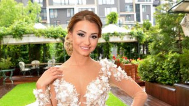 „Най-скъпата“ абитуриентка се обиди на хейтърите