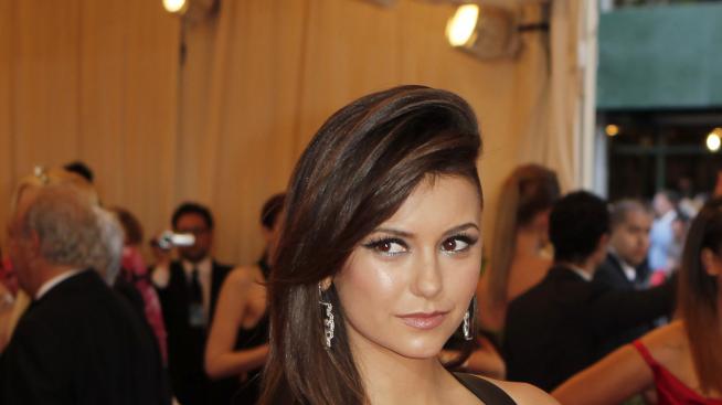 Героинята на Нина Добрев умира в „Дневниците на вампира“