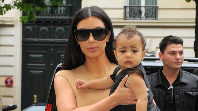 Ким Кардашян е ужасена, че дъждът може да провали сватбата ѝ