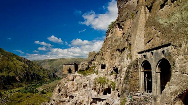 Пещерният град Вардзия – живот в скалите