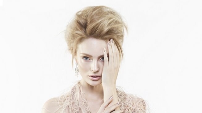 Красив маникюр за празниците