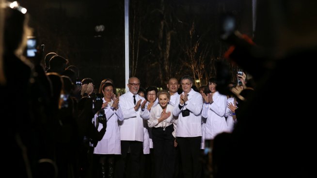 Краят на една епоха: Последното ревю на Каролина Ерера