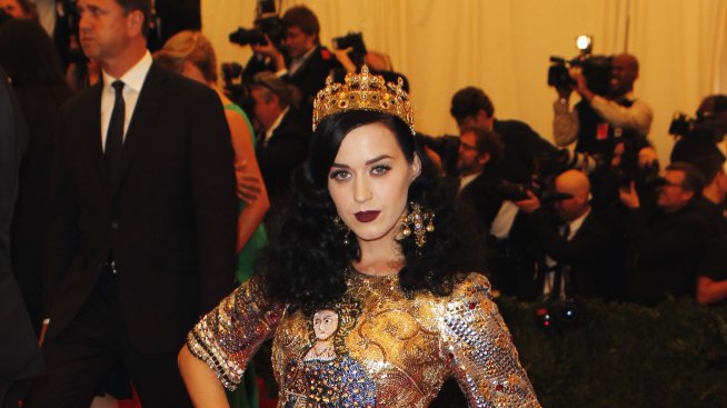 Приятелите на Кейти Пери искат Патинсън за нейно гадже