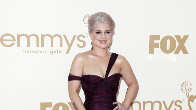 Кели Озбърн си счупи ръката по време на сън