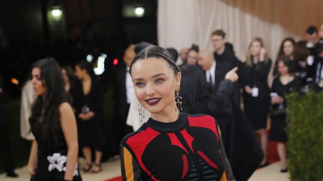 Обвиниха австралиец в опит за убийство, опитал да стигне до Миранда Кер