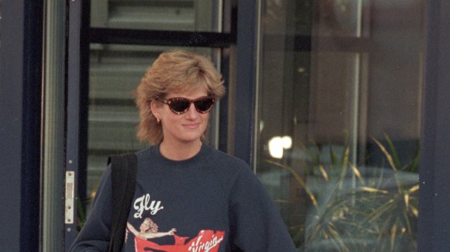 Пуснаха на търг суитшърт, носен от принцеса Даяна