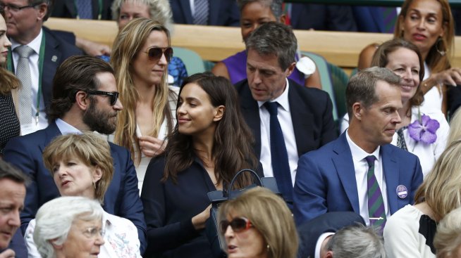 В крачка: Ирина Шейк, Брадли Купър и дъщеря им в мола