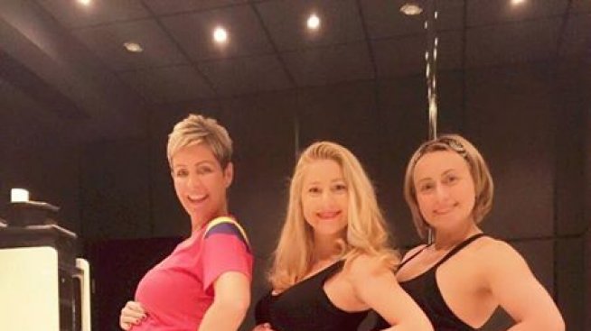 Джина Стоева ще ражда дъщеря си във Франция