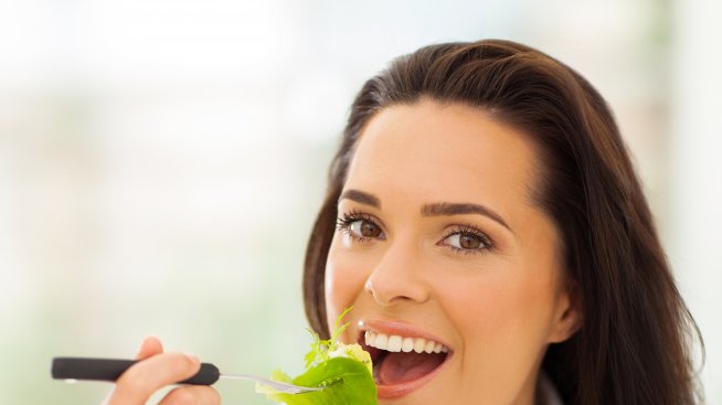 Хранете се бавно, за да отслабнете