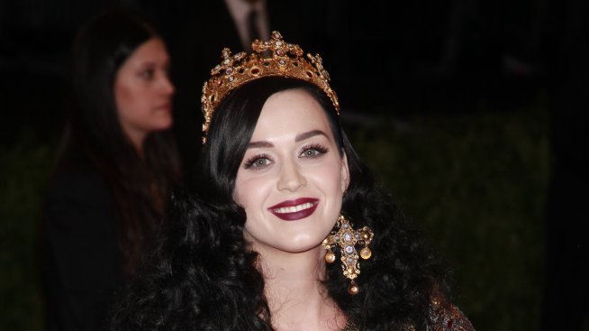 Кейти Пери посъветвала Патинсън да зареже Стюарт