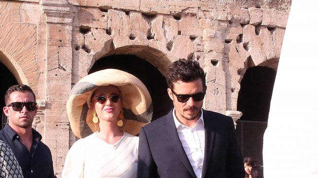 Кейти Пери и Орландо Блум влюбени пред папата