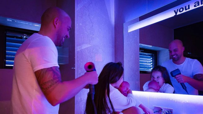 Николета с поздрав за Михайлов от Занзибар