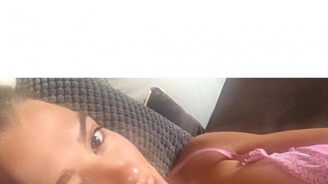 Чар или бедствие: Бориса по розов комбинезон в леглото