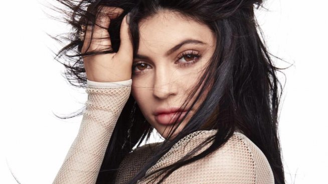 Кайли с първа снимка след раждането