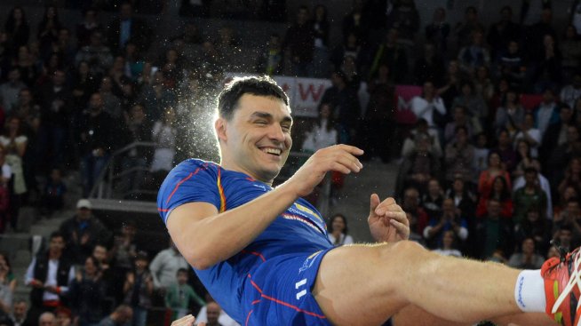 Владо Николов се сдоби и с дъщеря, кръсти я Дария