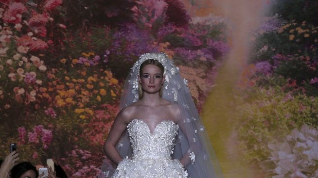 Сватбените рокли на сезона