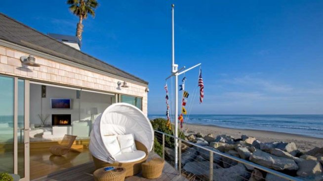 С прозорци, широко отворени към океана...