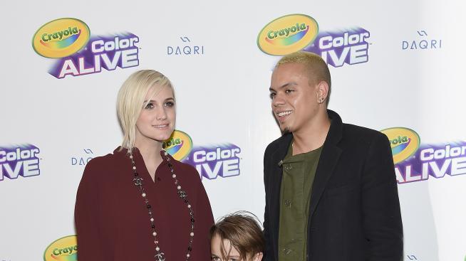 Евън Рос и Ашли Симпсън няма да кръстят дъщеря си Ябълка