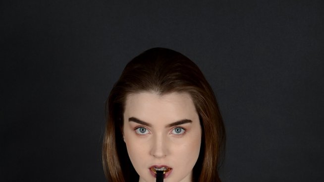 Еротиката на „50 нюанса сиво“ в аксесоари