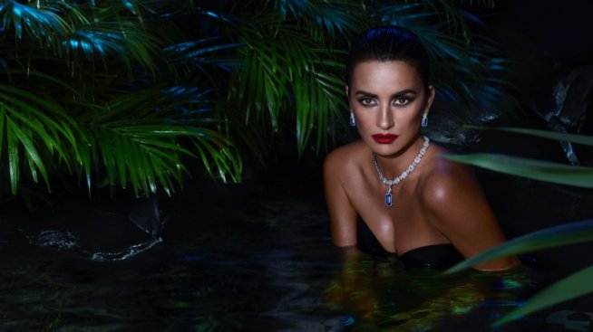 На Пенелопе Крус й върви... на бижута