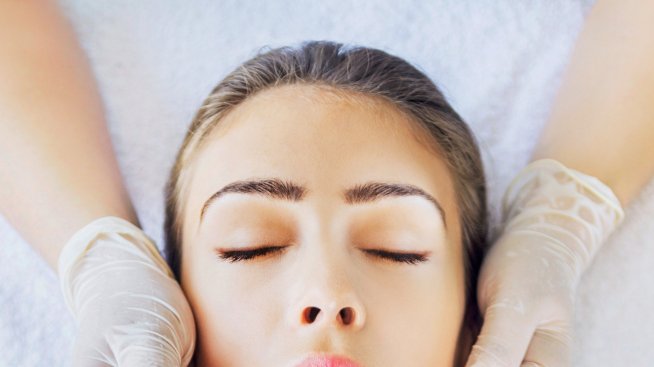 Цветя и бонбони – не! Жените искат ботокс за „Свети Валентин“